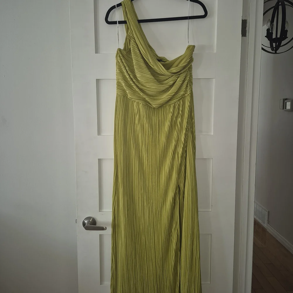 Lulu's One-Shoulder Pleated Dress in Mustard - Picture 2 of 6
